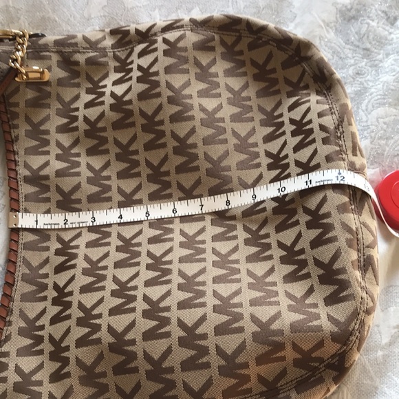 Michael Kors Signature bag - Picture 16 of 16